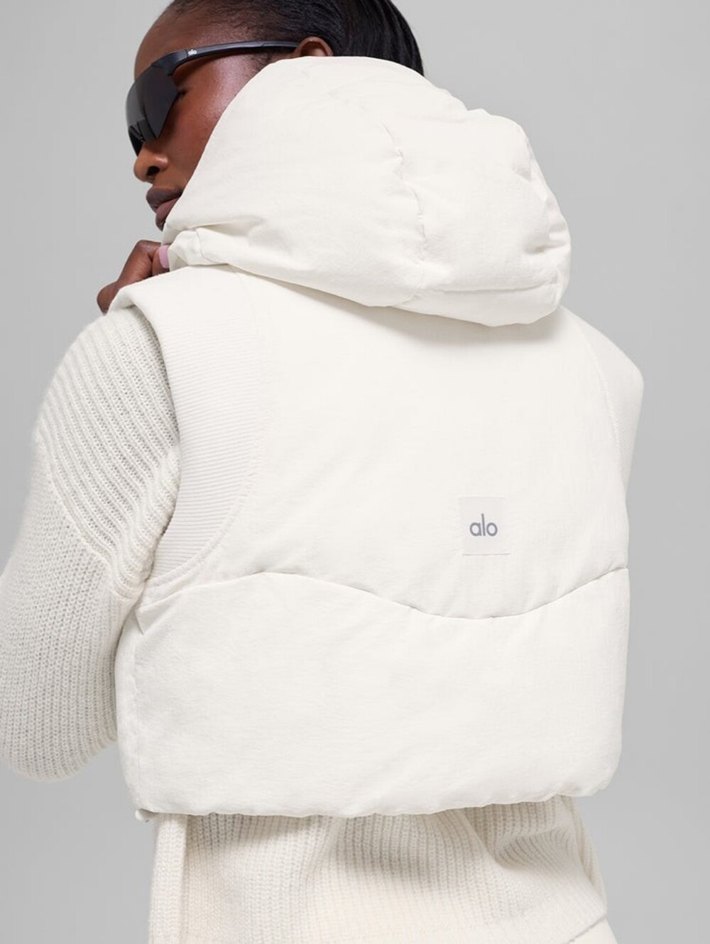 Alo Yoga Fast Lane Puffer Vest in Ivory sz XS
